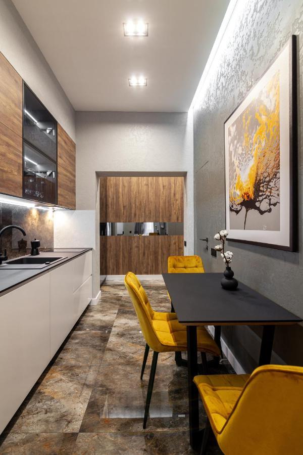 Dream Apartament On Drahomanova Street Lviv Exteriör bild