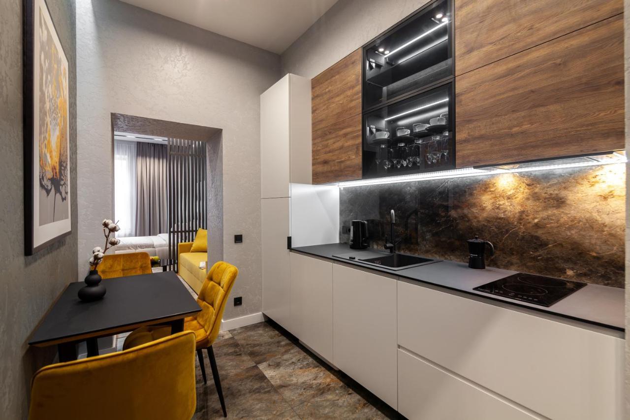 Dream Apartament On Drahomanova Street Lviv Exteriör bild